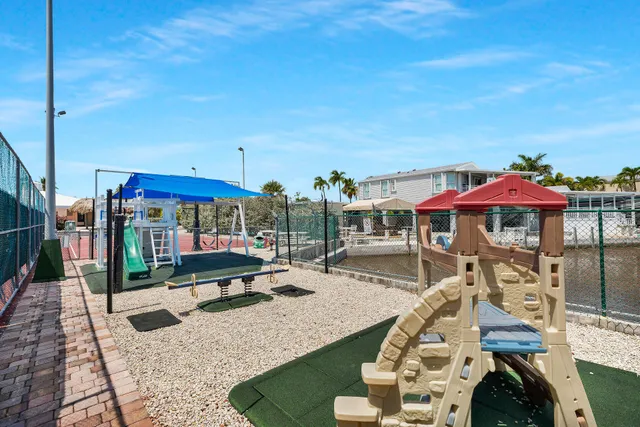 $925,000 | 701 Spanish Main Drive, Unit 49, Cudjoe, FL 33042