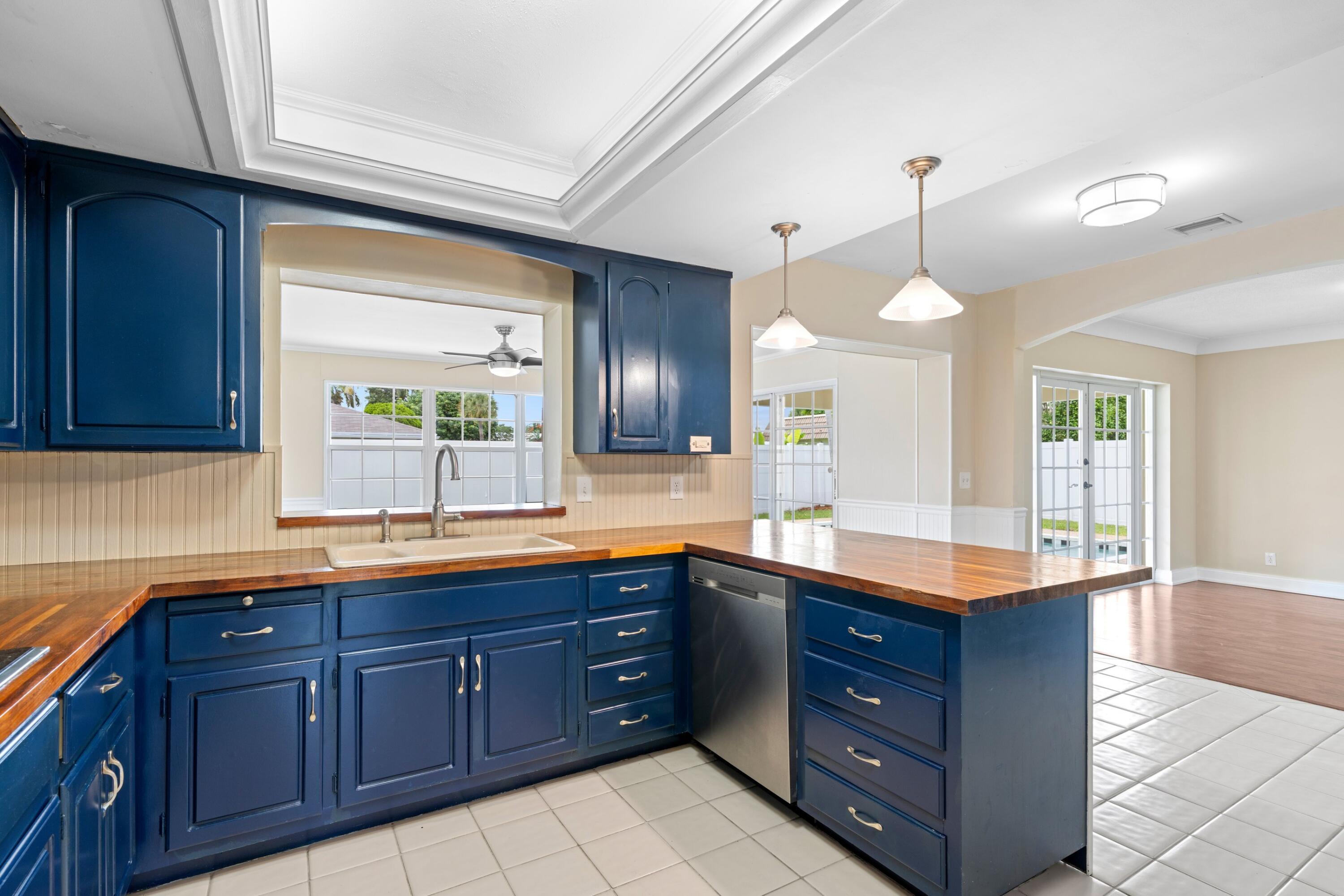 1375 Southwest 14th Avenue Boca Raton, FL 33486 - Photo 12 of 52 Kitchen