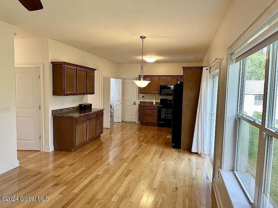 27 Vosburgh Road Halfmoon, NY 12118 - Photo 10 of 33 IMG_5702