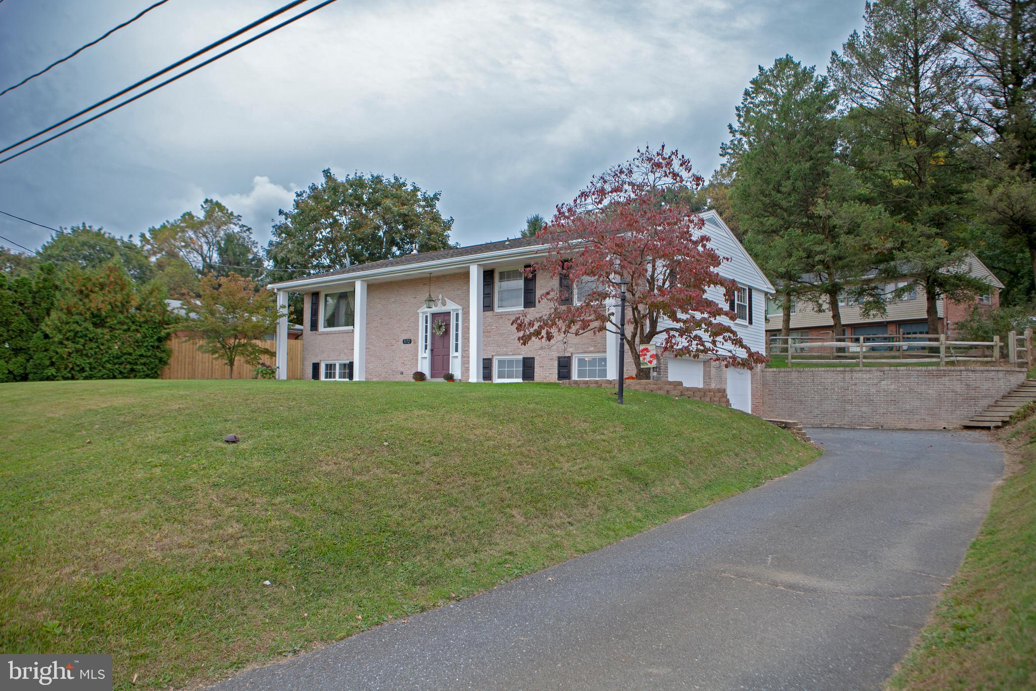 3172 Bowman Road Lancaster, PA 17601 - Photo 3 of 41 Side View - 2 Car Garage
