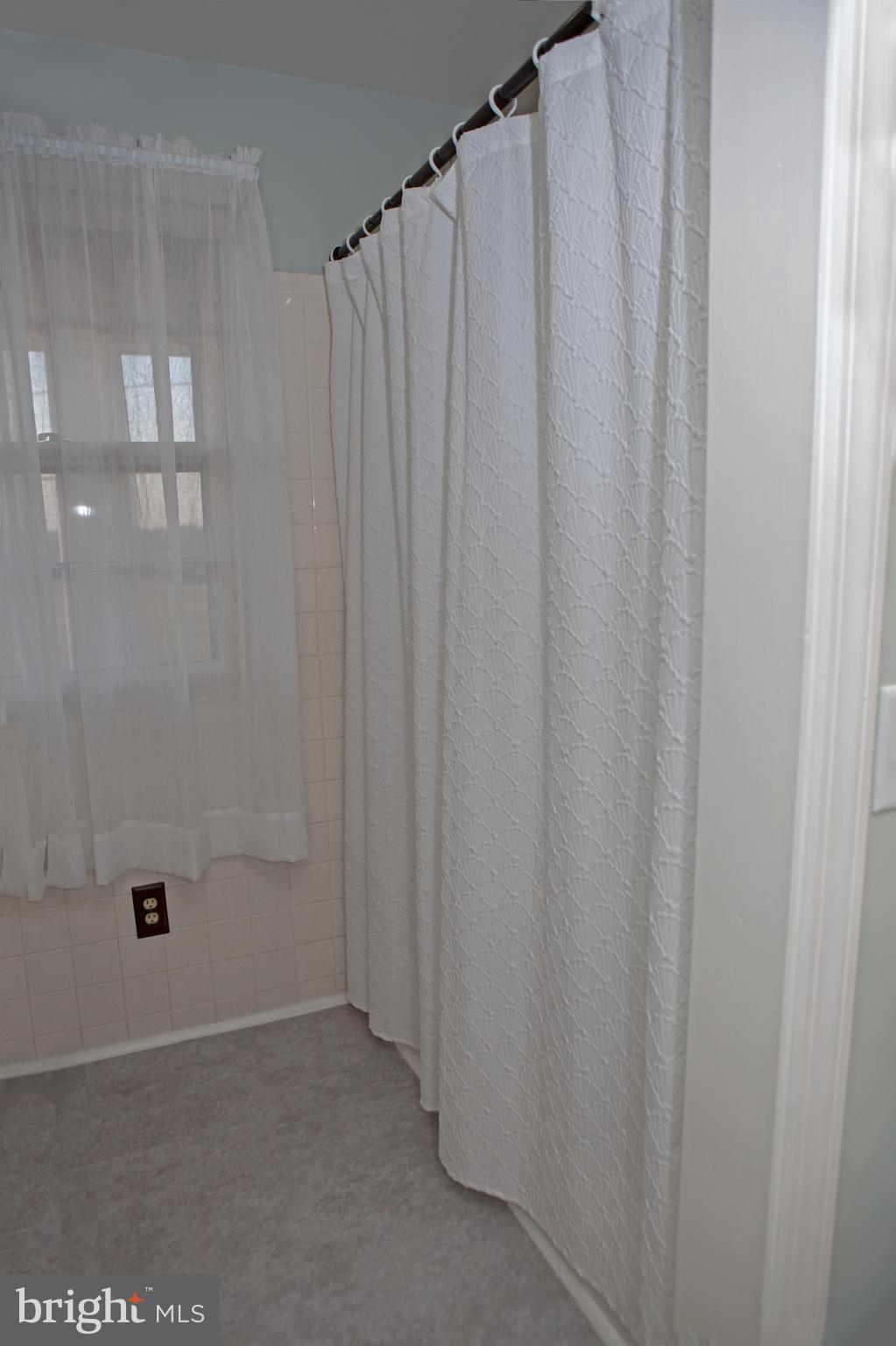 3172 Bowman Road Lancaster, PA 17601 - Photo 37 of 41 Bathroom