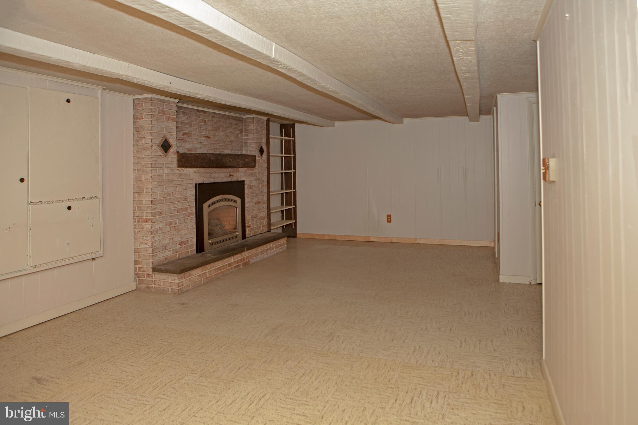 3172 Bowman Road Lancaster, PA 17601 - Photo 38 of 41 Famliy Room