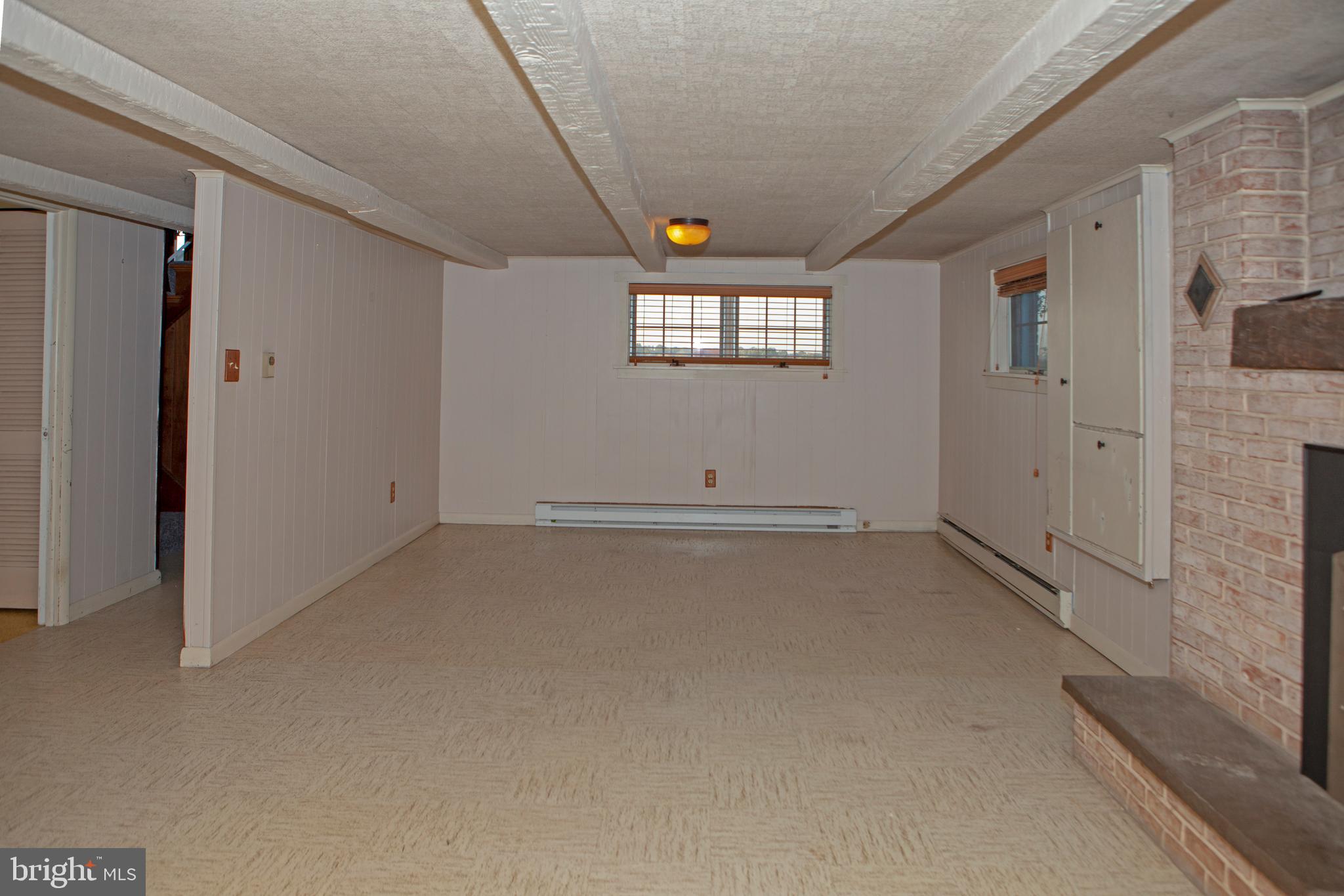 3172 Bowman Road Lancaster, PA 17601 - Photo 39 of 41 Family Room