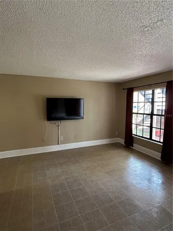 $1,400 | 21020 Voyager Boulevard, Unit 2, Land O' Lakes, FL 34638