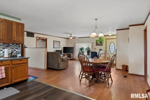 $160,000 | 840 West Walnut Street, Jacksonville, IL 62650