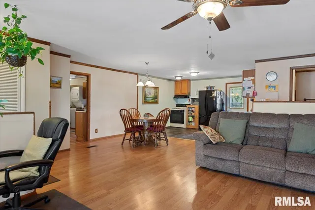 $160,000 | 840 West Walnut Street, Jacksonville, IL 62650