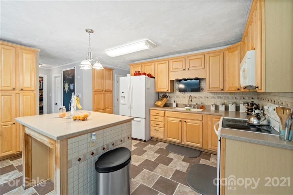 620 Swanson Road Lenoir, NC 28645 - Photo 16 of 38 Gallery Image 16