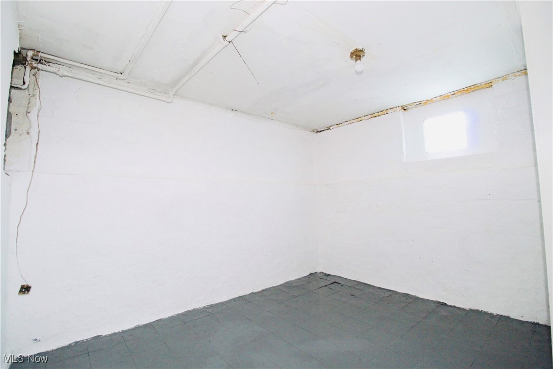 12406 Kinsman Road Cleveland, OH 44120 - Photo 18 of 29 View of below grade area