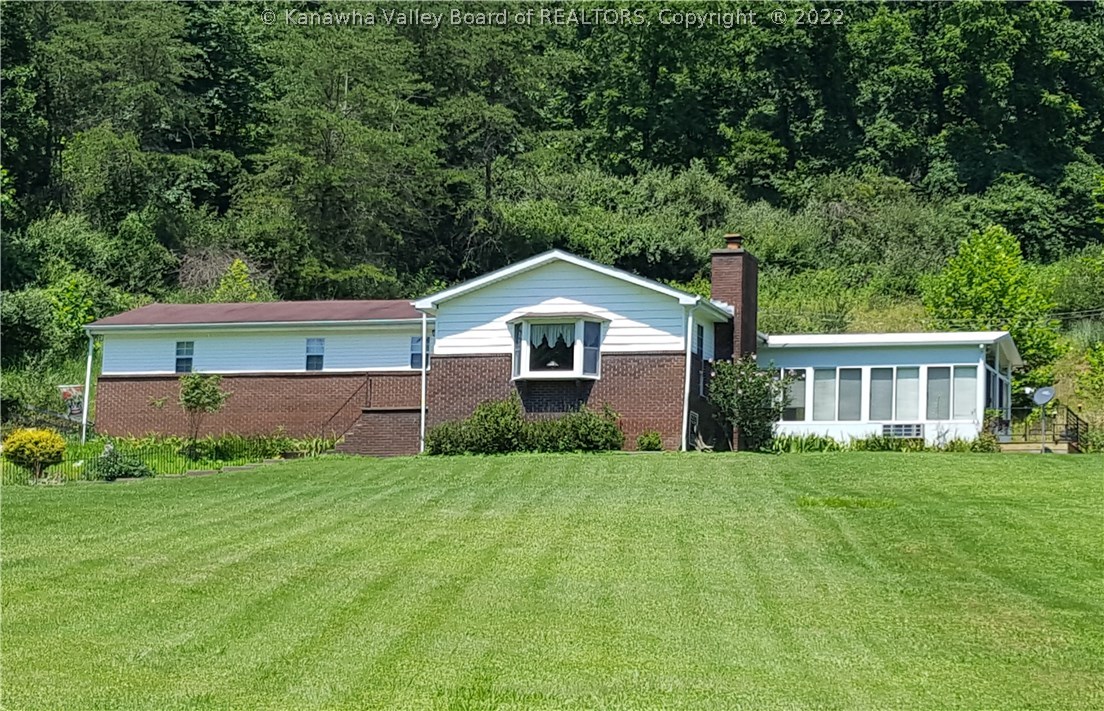 398 Bills Creek Road Winfield, WV 25213 - Photo 1 of 29 Gallery Image 1