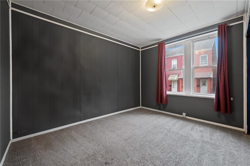 368 44th Street Pittsburgh, PA 15201 - Photo 13 of 39 a view of an empty room with a window