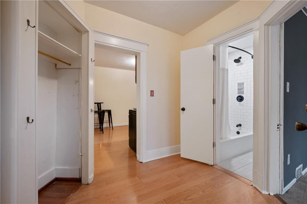 368 44th Street Pittsburgh, PA 15201 - Photo 4 of 39 a view of entryway with bathroom