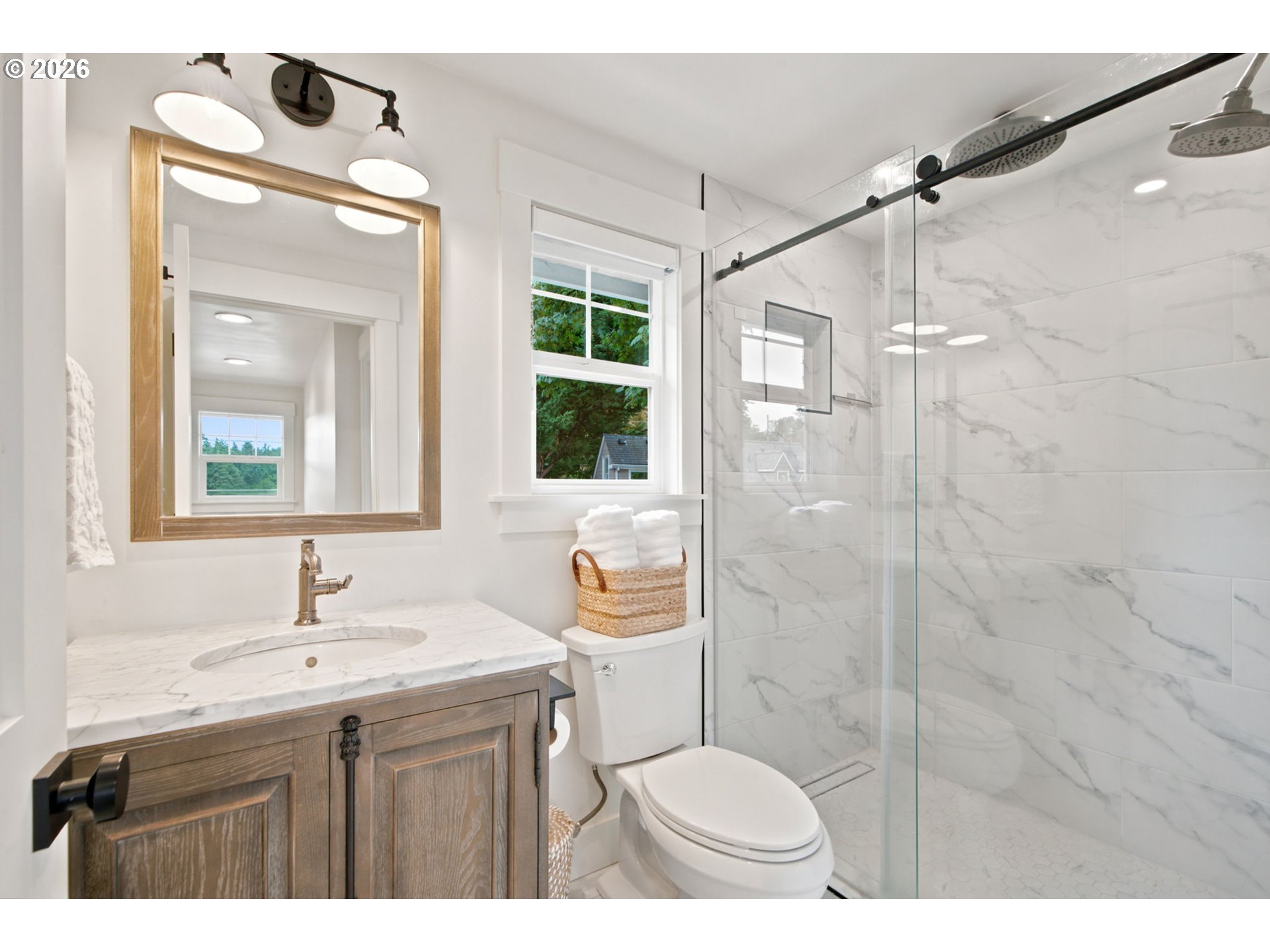 214 North Shr Road Lake Oswego, OR 97034 - Photo 20 of 38 Bathroom