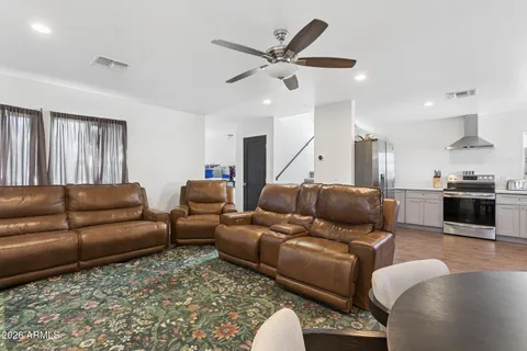 $980,000 | 2324 East Oak Street, Phoenix, AZ 85006
