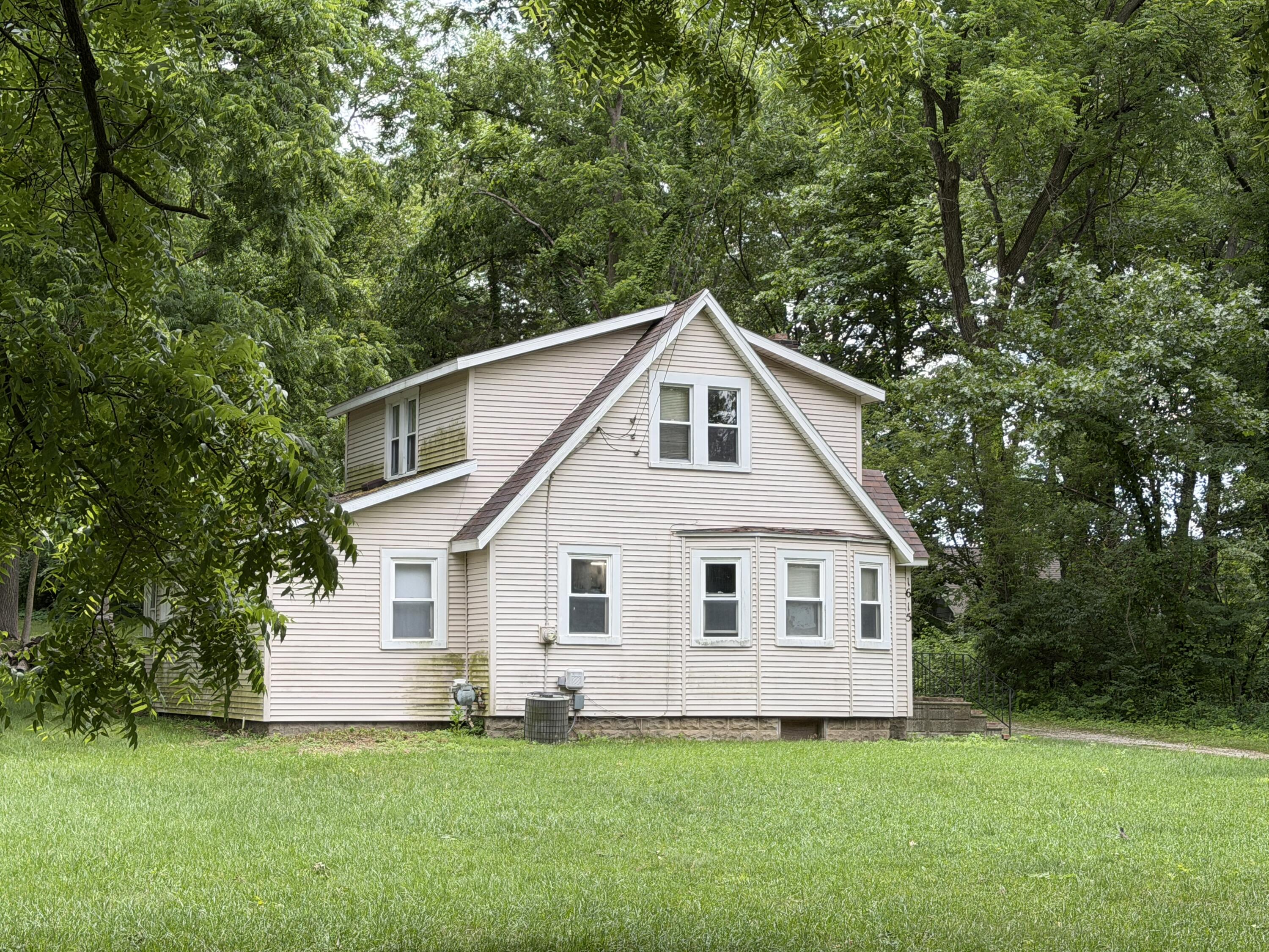 1615 Gilletts Lake Road Jackson, MI 49201 - Photo 6 of 12 IMG_6248