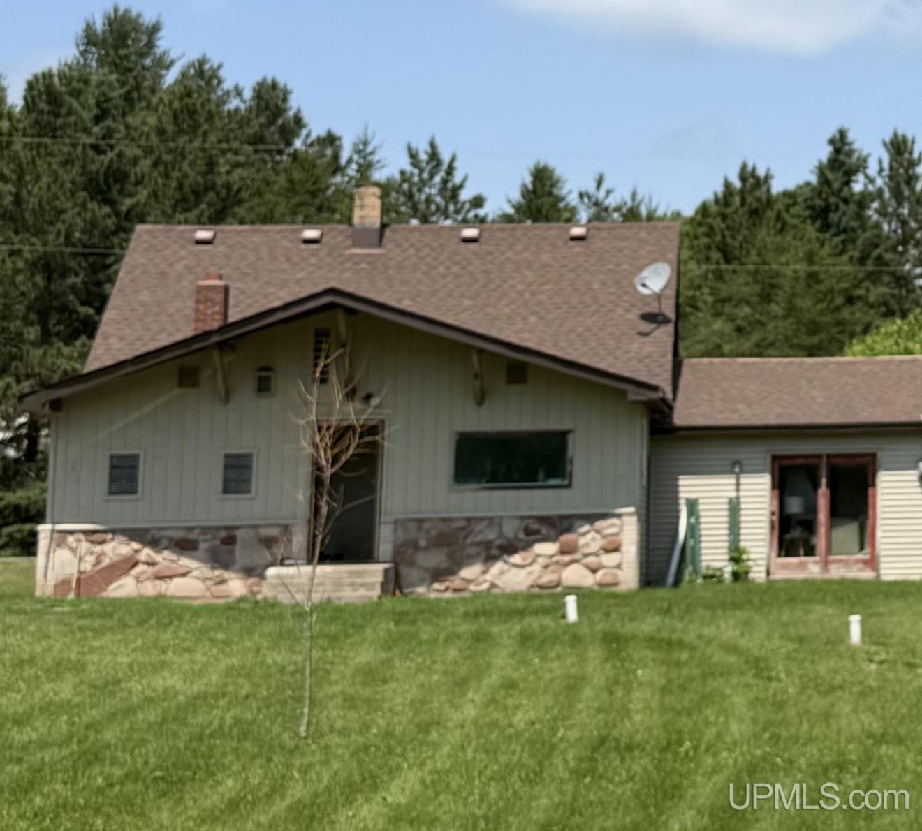 111 Gibson Park Road Crystal Falls, MI 49920 - Photo 2 of 8