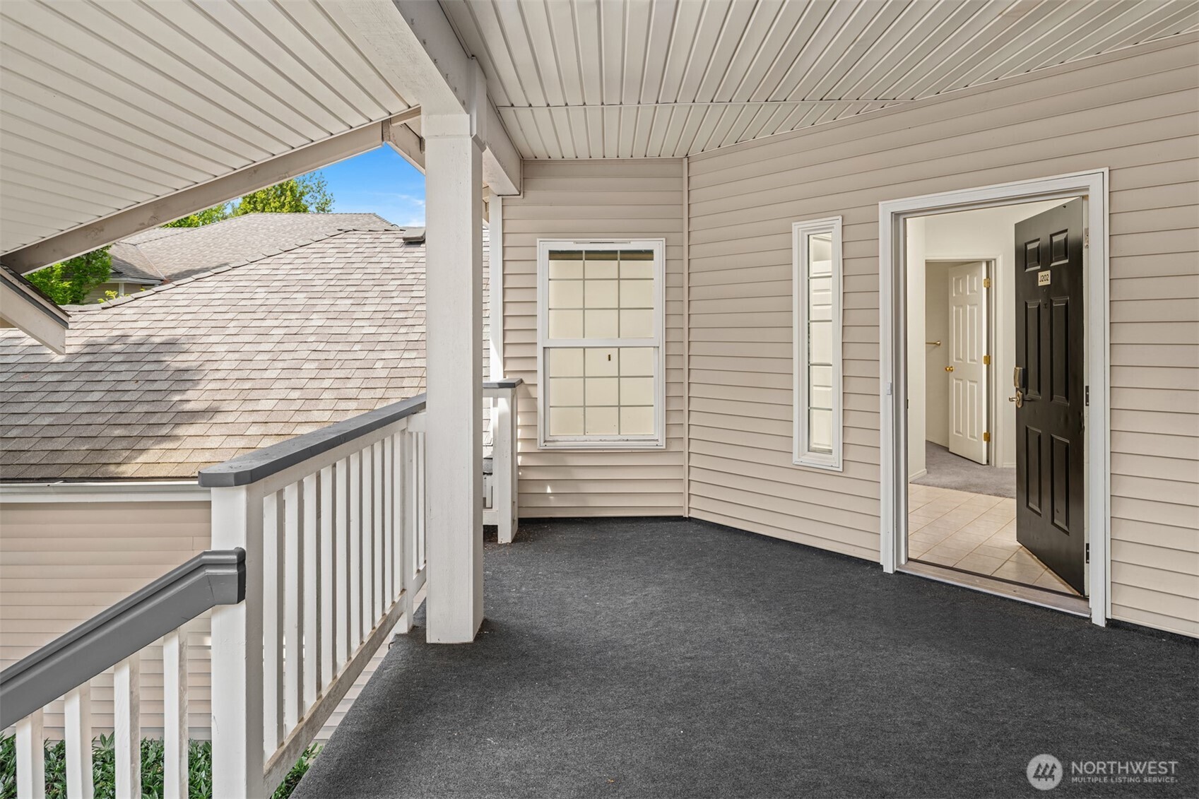 12113 Northeast 172nd Place, Unit J202 Bothell, WA 98011 - Photo 29 of 34