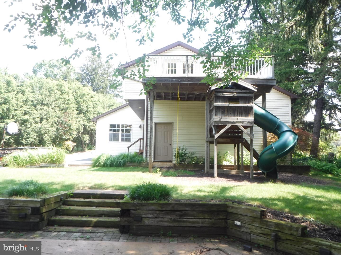 3400 Eisenbrown Road Reading, PA 19605 - Photo 4 of 25 Gallery Image 4