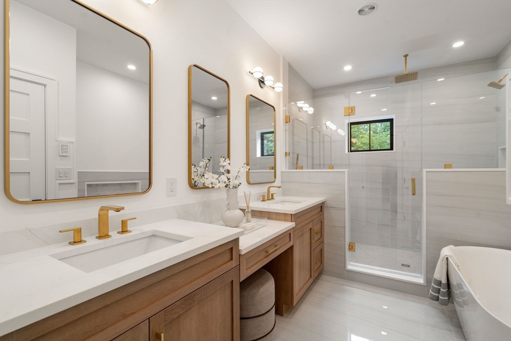 73 Cloverdale Road, Unit 73 Newton, MA 02461 - Photo 16 of 38