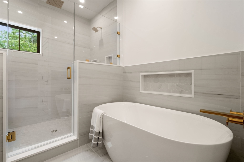 73 Cloverdale Road, Unit 73 Newton, MA 02461 - Photo 18 of 38