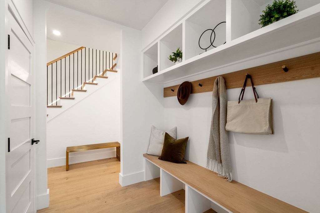73 Cloverdale Road, Unit 73 Newton, MA 02461 - Photo 4 of 38