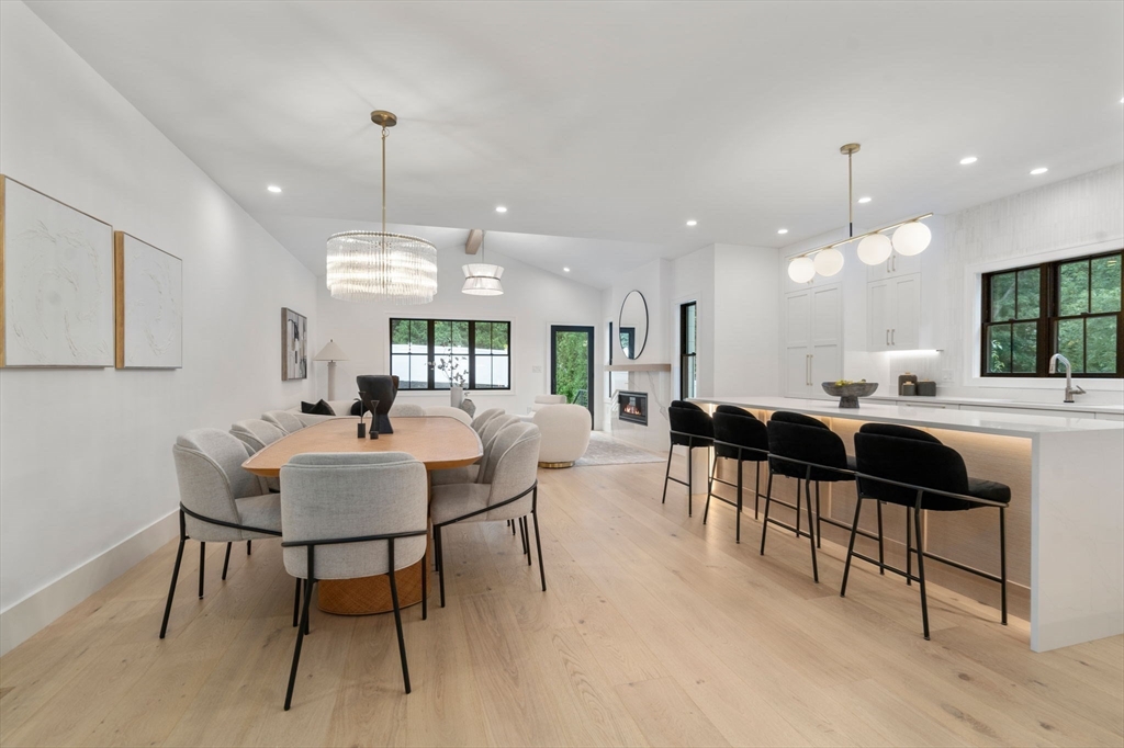 73 Cloverdale Road, Unit 73 Newton, MA 02461 - Photo 6 of 38