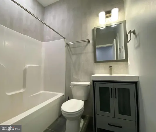 $2,400 | 623 North 36th Street, Unit 1, Philadelphia, PA 19104