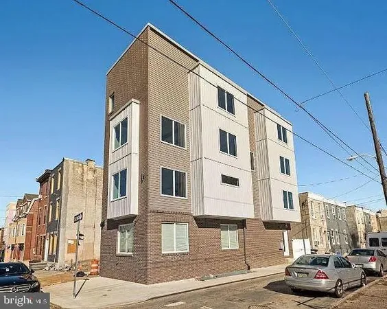 $2,400 | 623 North 36th Street, Unit 1, Philadelphia, PA 19104