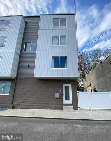 $2,400 | 623 North 36th Street, Unit 1, Philadelphia, PA 19104