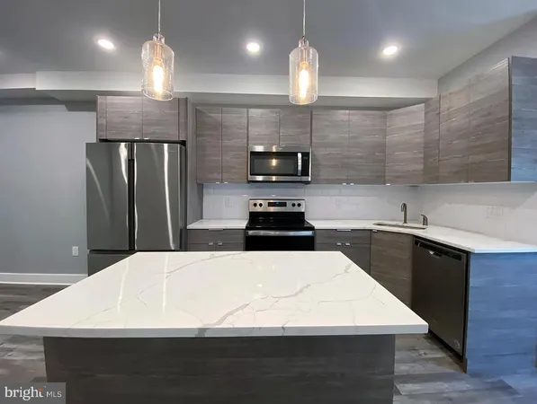$2,400 | 623 North 36th Street, Unit 1, Philadelphia, PA 19104