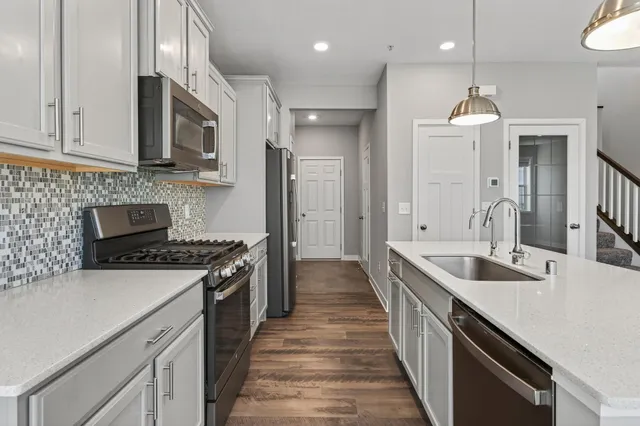 $475,000 | 7265 Zircon Court North, Maple Grove, MN 55311