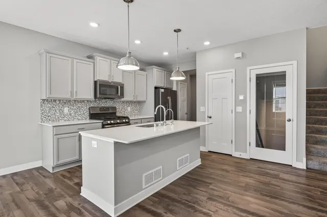 $475,000 | 7265 Zircon Court North, Maple Grove, MN 55311