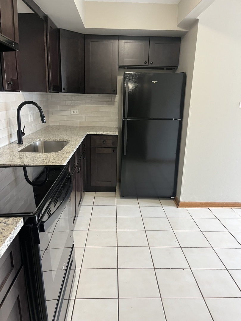 7033 Mather Avenue, Unit 3B Chicago Ridge, IL 60415 - Photo 6 of 9