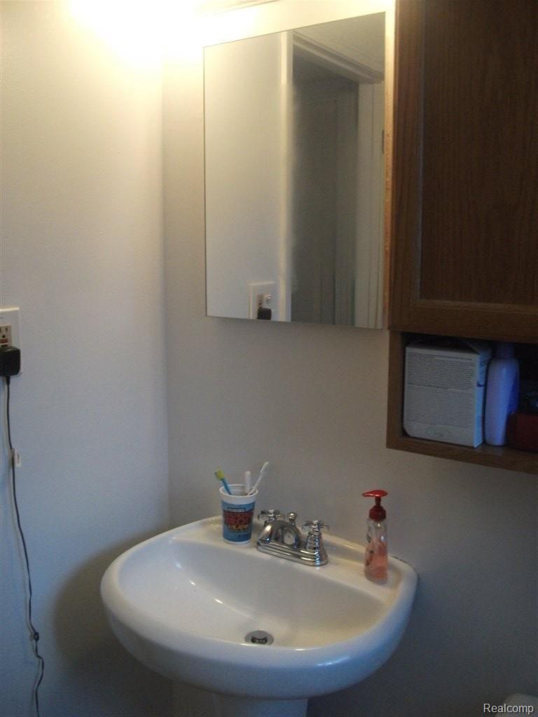 26008 Beverly Road Taylor, MI 48180 - Photo 18 of 21 DSCF3372.JPG