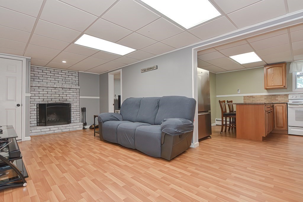 32 Colonial Road Sutton, MA 01590 - Photo 24 of 42 Gallery Image 24