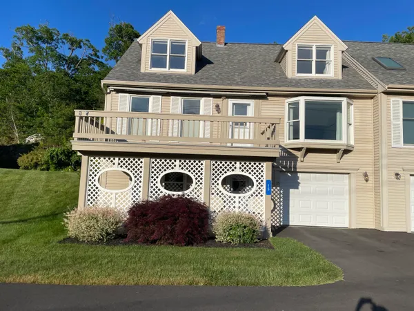 $649,900 | 15 Village Court, Unit 5, Boothbay Harbor, ME 04538