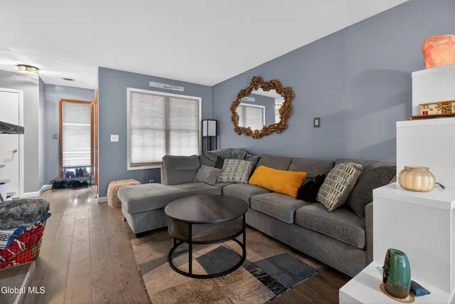 $224,900 | 7 Cindy Way, Cohoes, NY 12047