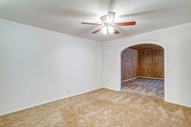 a view of empty room with window