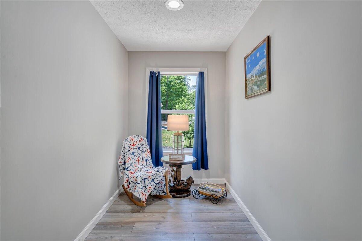 59 Camp Road Moneta, VA 24121 - Photo 23 of 46 Upper reading nook!