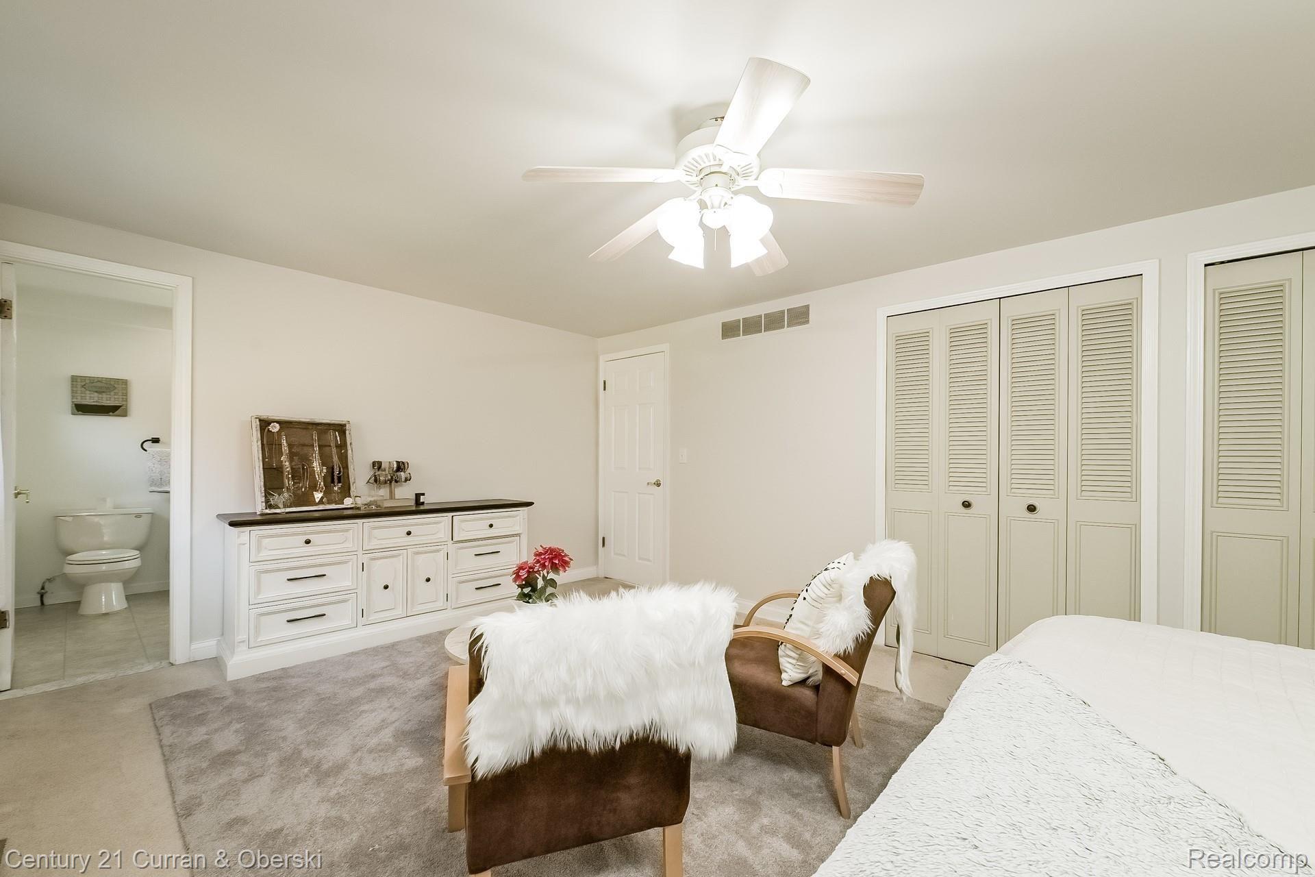 43074 Arlington Road Canton, MI 48187 - Photo 17 of 41 017-photo-main-bedroom-8723843.jpg