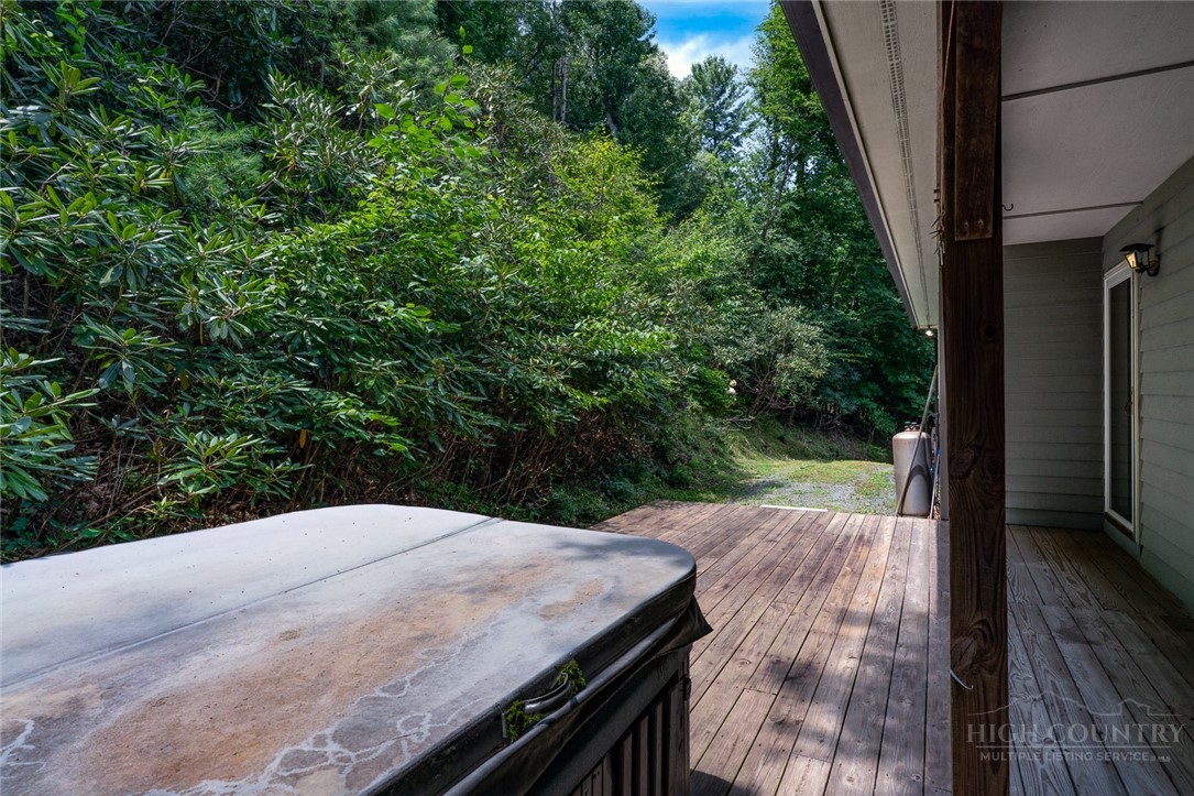 100 Raven View Boone, NC 28607 - Photo 8 of 42 Gallery Image 8