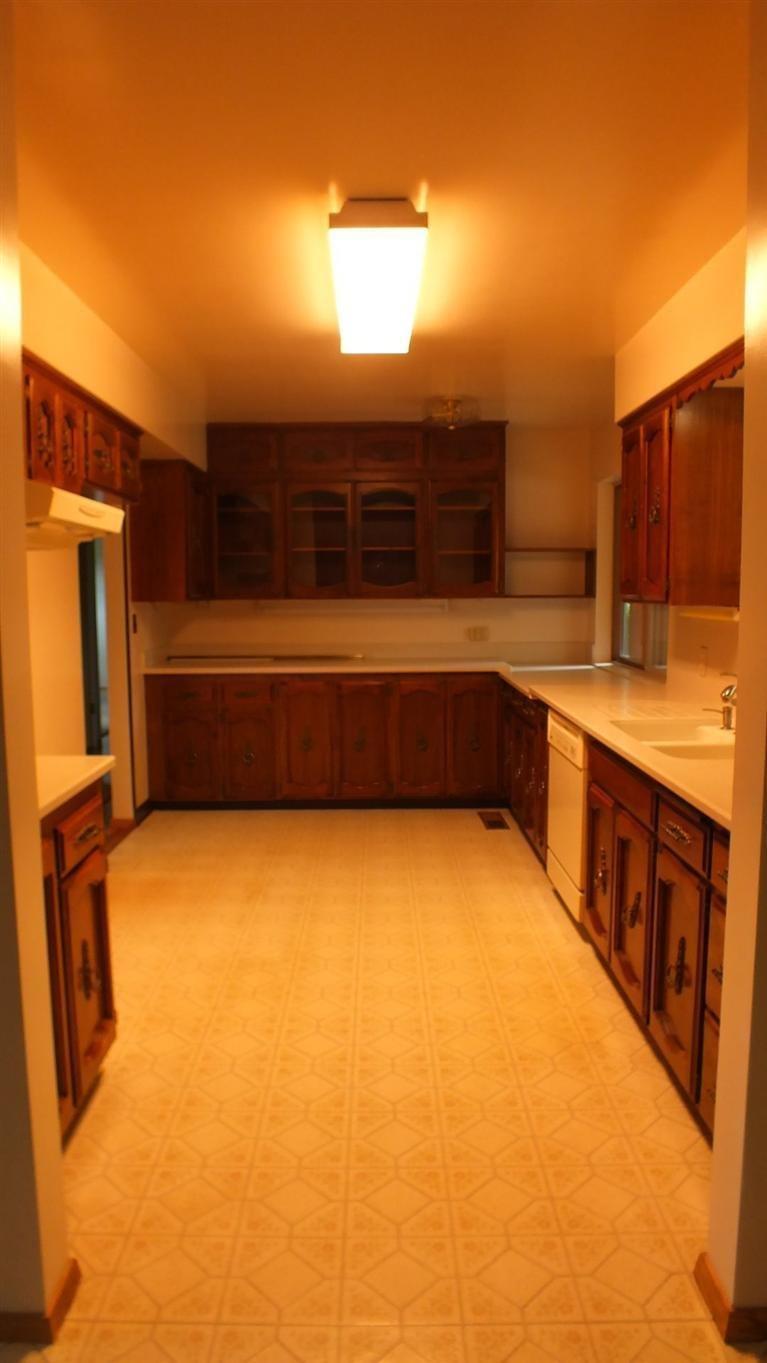 3267 Freeland Road Central Point, OR 97502 - Photo 7 of 30 KITCHEN AREA. ALL CABINETS ARE HARDWOODS