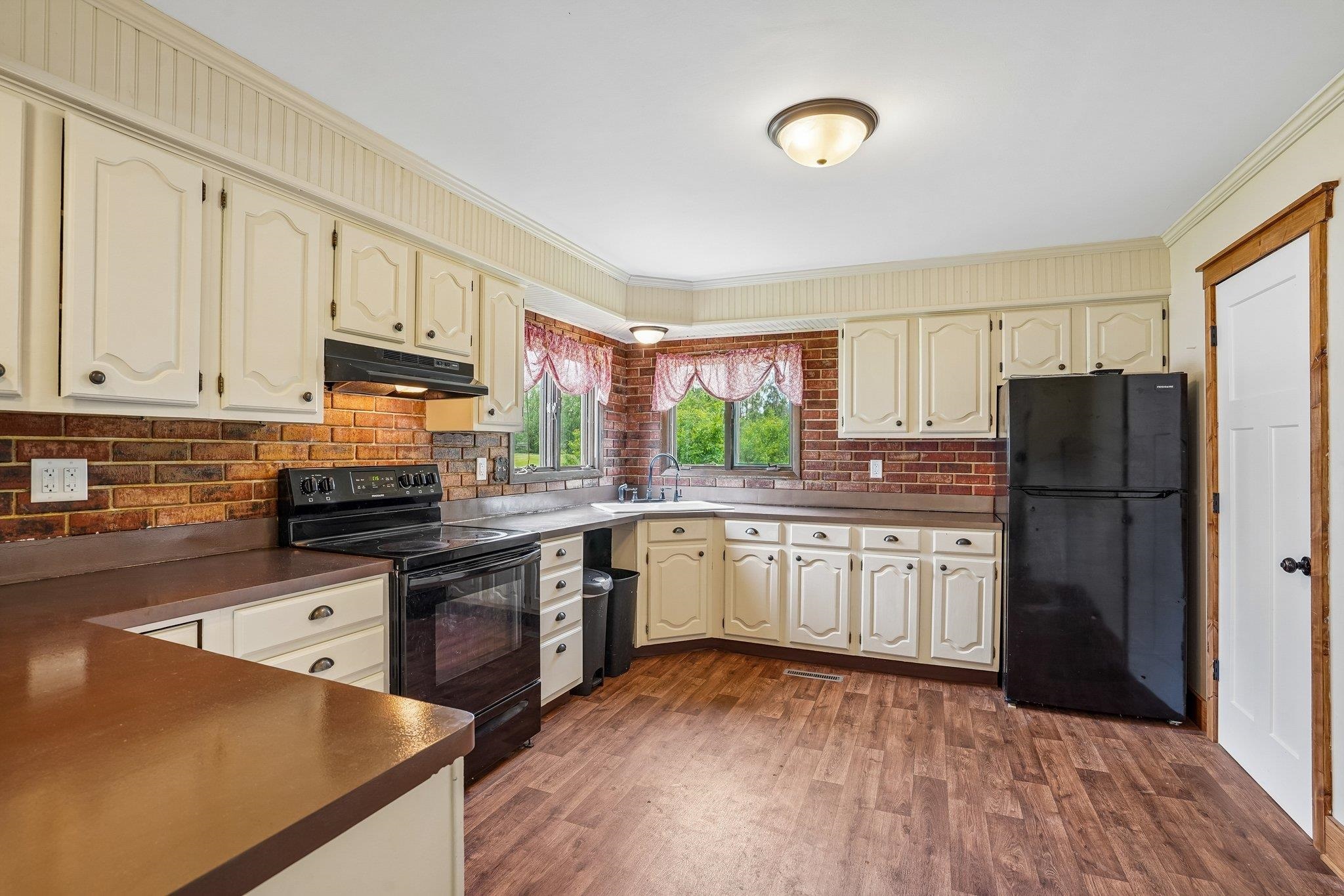 513 Waterloo Street Columbus, WI 53925 - Photo 6 of 28