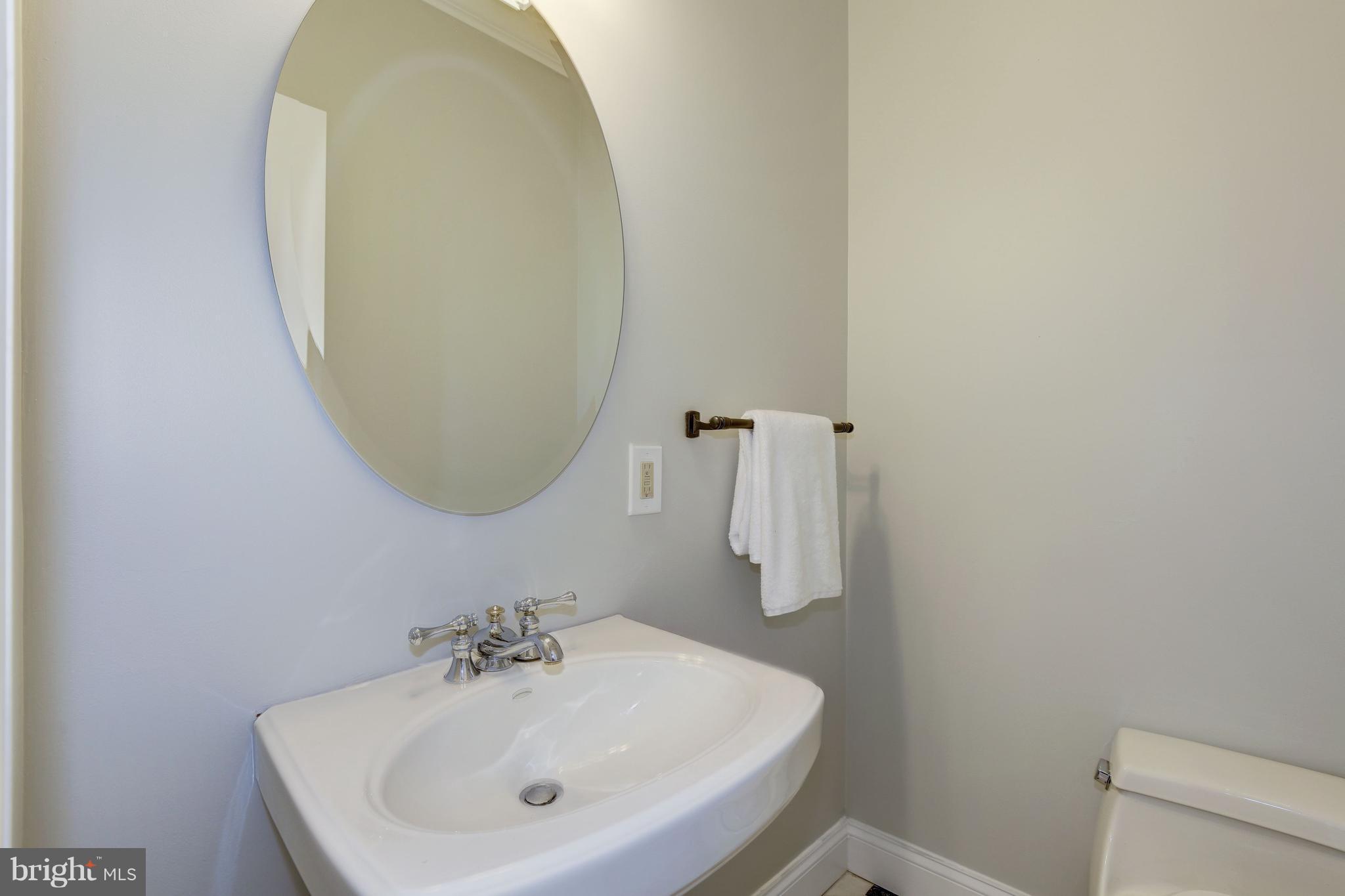 1832 Calvert Street Northwest, Unit 3 Washington, DC 20009 - Photo 14 of 29 Powder Room