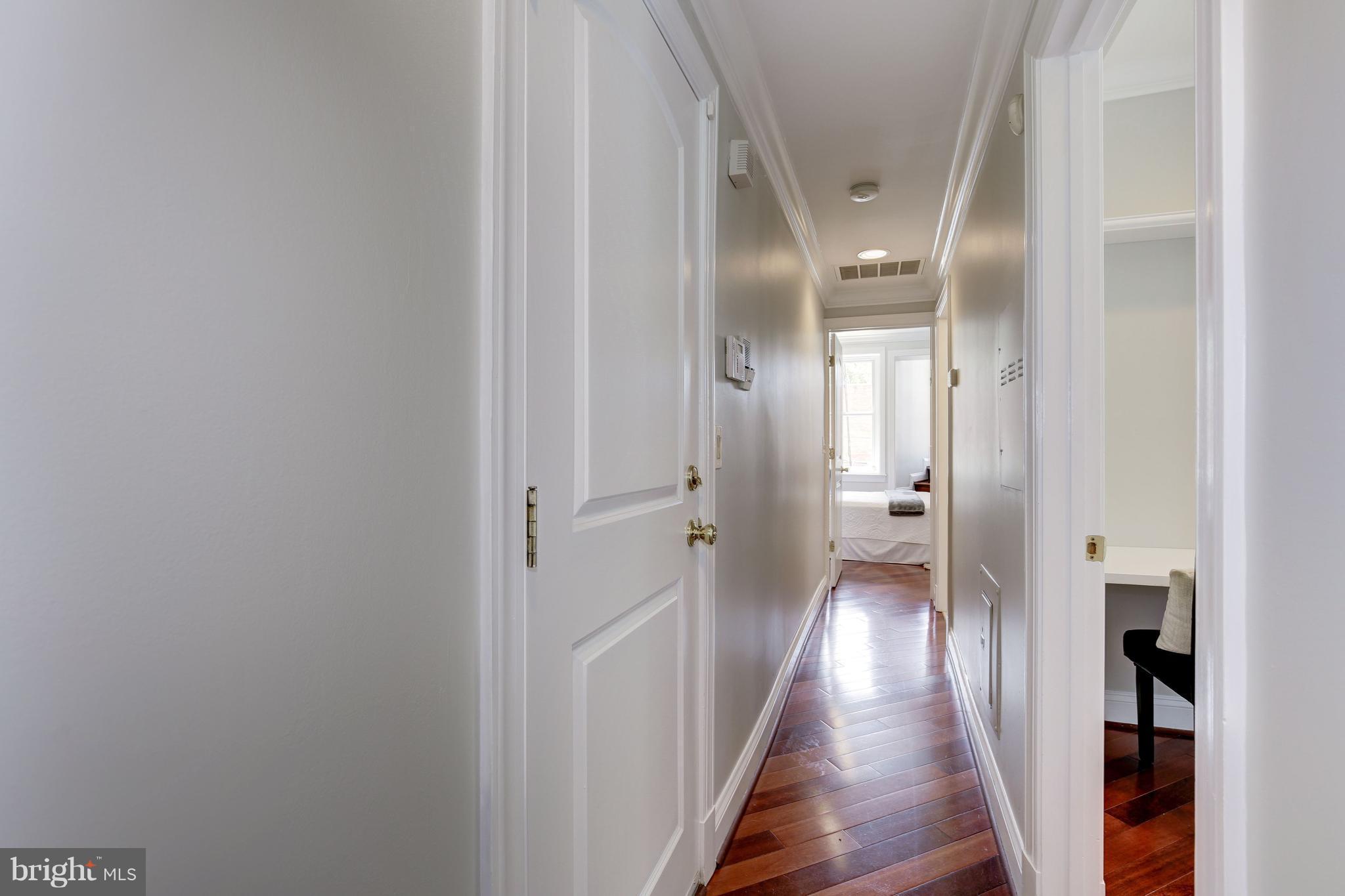 1832 Calvert Street Northwest, Unit 3 Washington, DC 20009 - Photo 15 of 29 Hall Detail