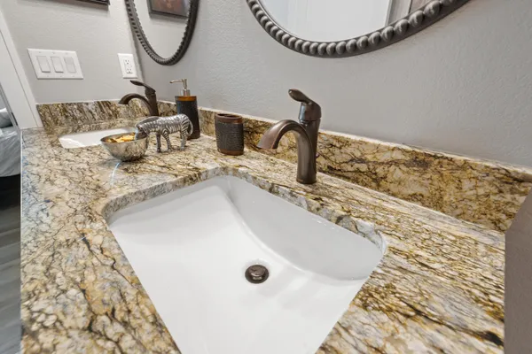 $339,900 | 1822 Horseshoe Lane, Unit 4232, Slinger, WI 53086