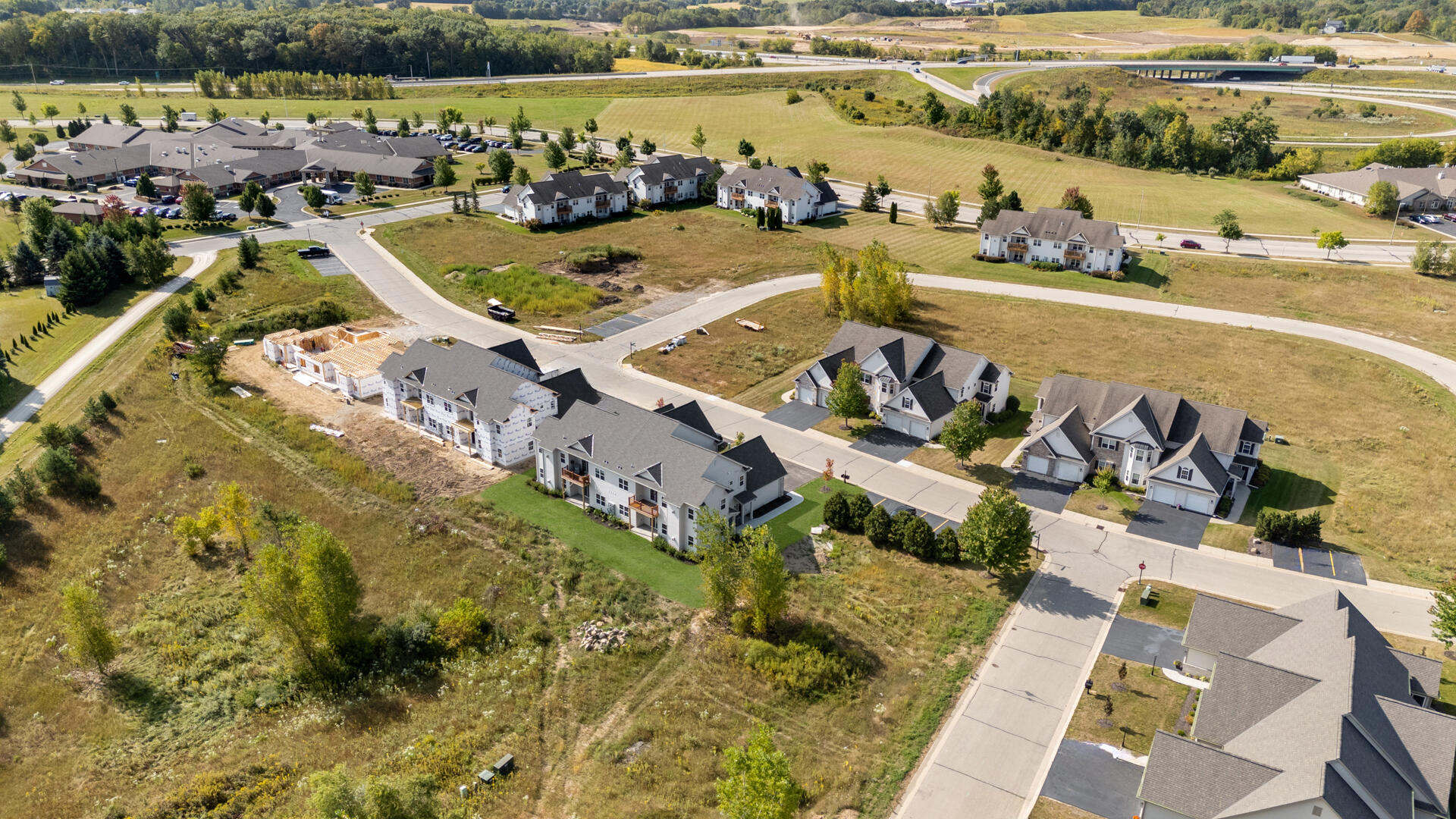 1822 Horseshoe Lane, Unit 4232 Slinger, WI 53086 - Photo 7 of 31 Exterior_1832 Woodland Way-12