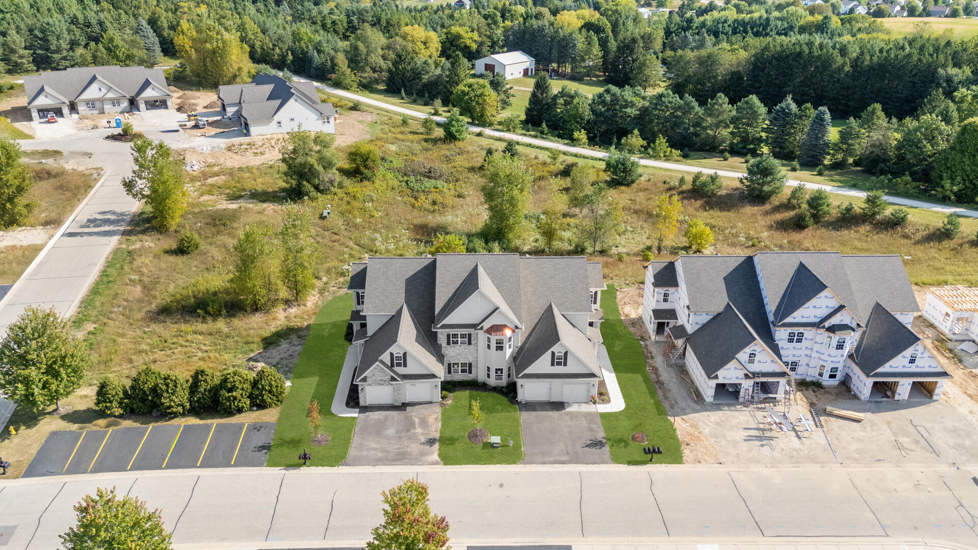 1822 Horseshoe Lane, Unit 4232 Slinger, WI 53086 - Photo 9 of 31 Exterior_1832 Woodland Way-5