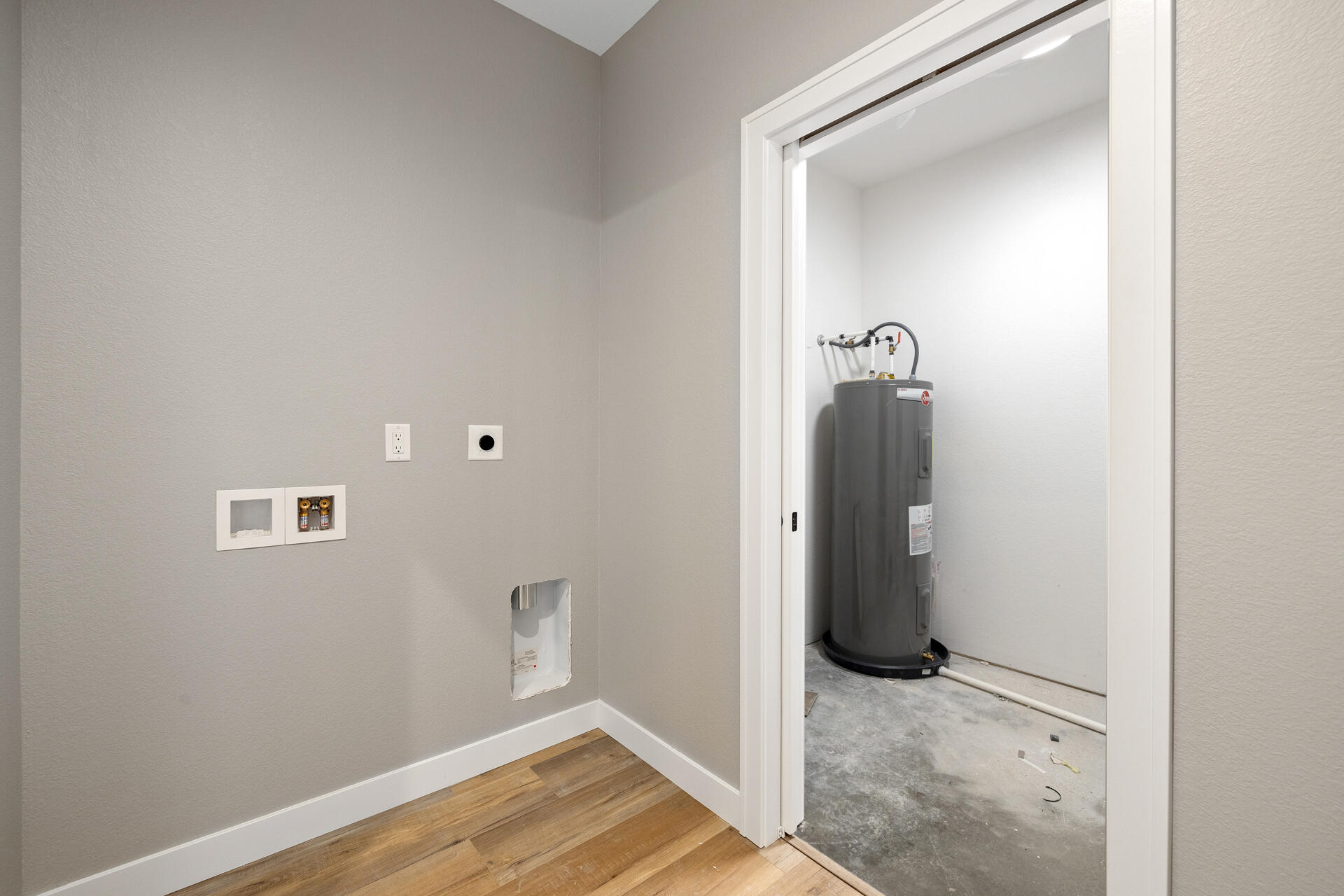 1822 Horseshoe Lane, Unit 4232 Slinger, WI 53086 - Photo 10 of 31 Interior_1832 Woodland Way-22