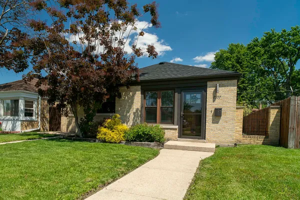 $3,000 | 2537 Willow Street, Franklin Park, IL 60131