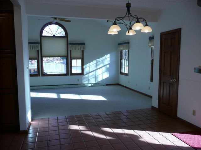 $430,000 | 1724 Boneta Avenue, St. Louis, MO 63117